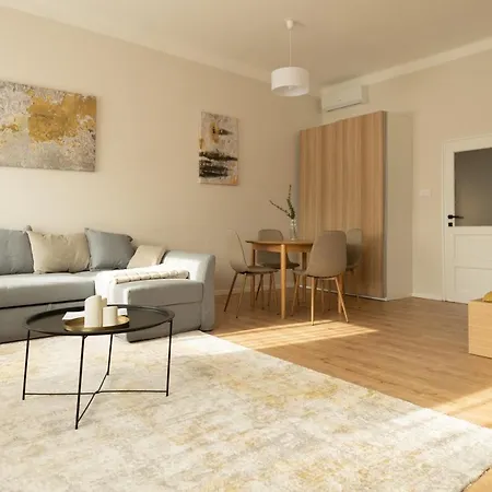 Square 2 Apartament
