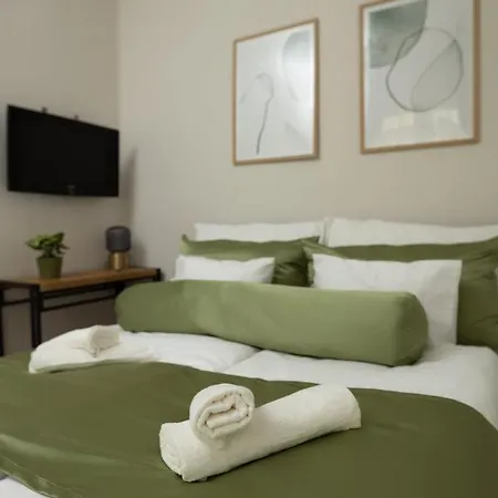 Square 2 Апартаменты *